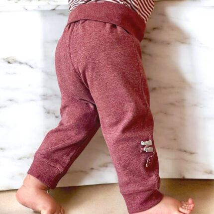 organicera_organic-pants-folded-bordeaux.jpg